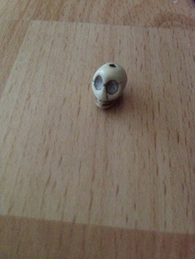 Totenkopf Klein Weiss
